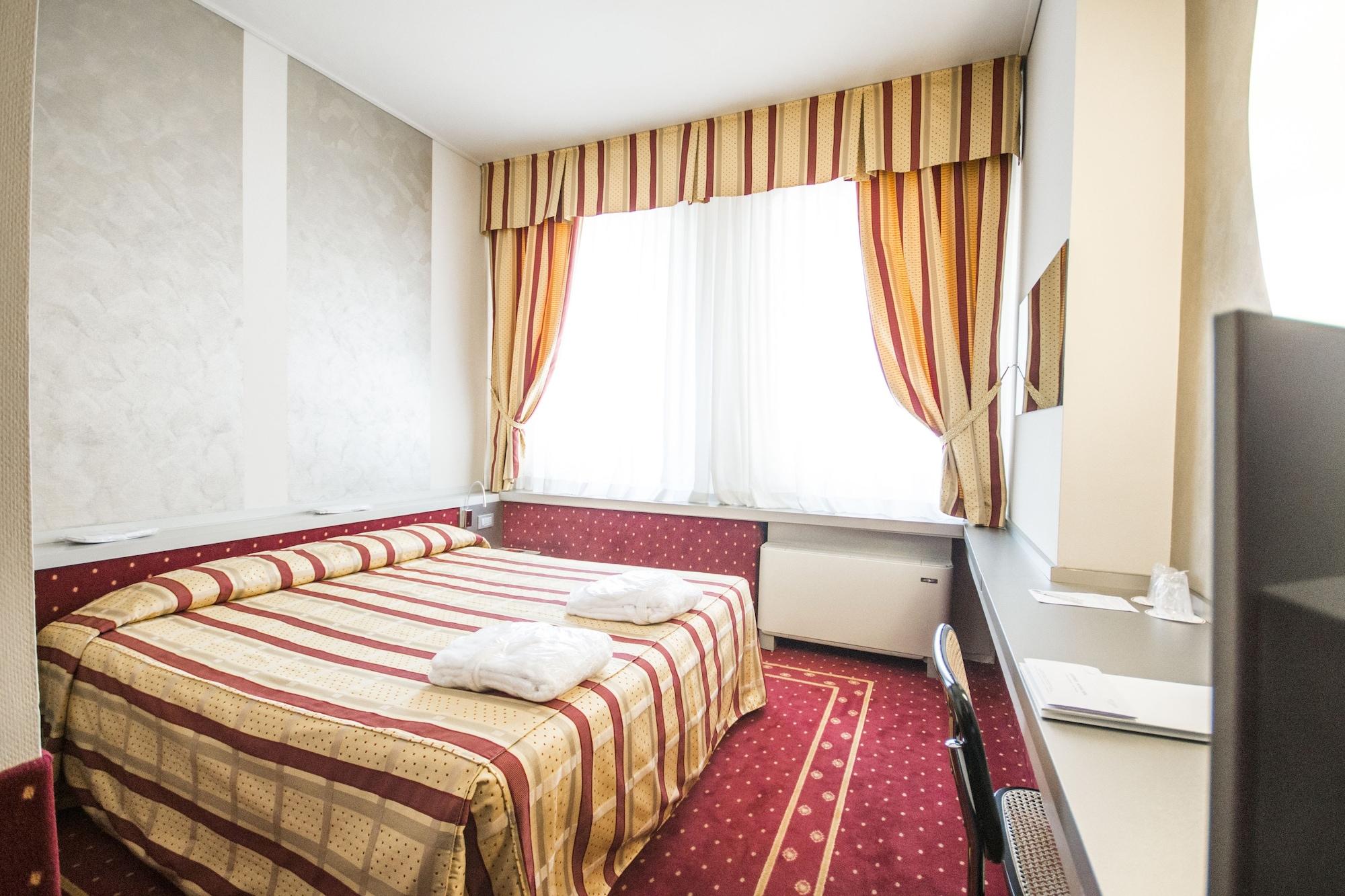 Hotel Excelsior San Marco Bergamo Bagian luar foto