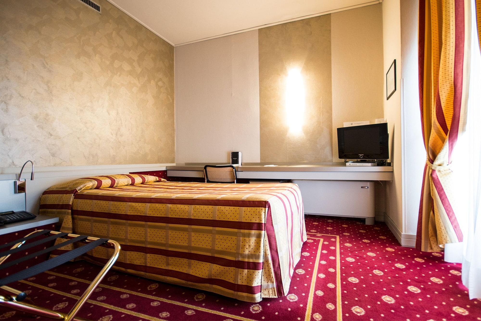 Hotel Excelsior San Marco Bergamo Bagian luar foto