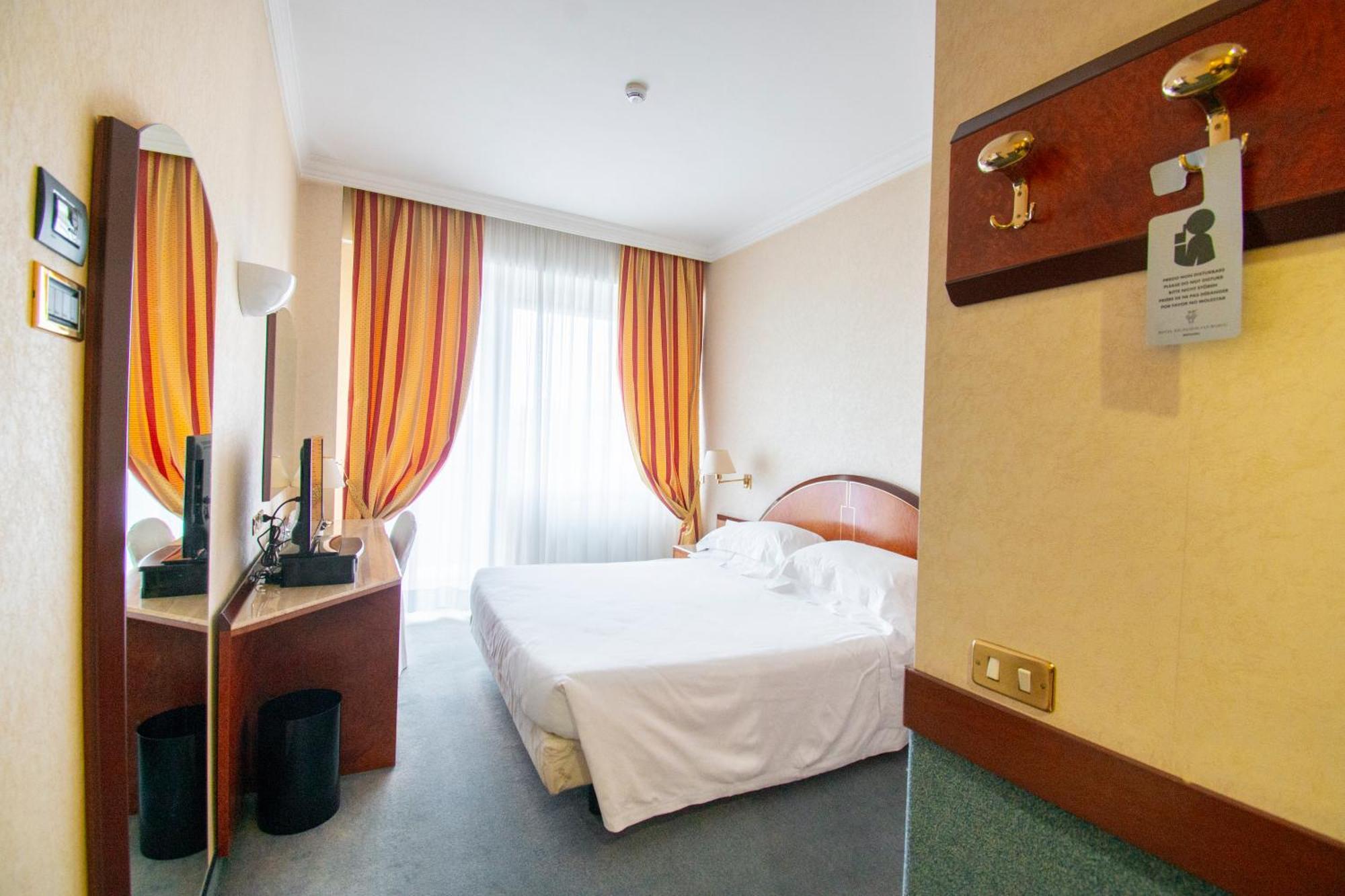 Hotel Excelsior San Marco Bergamo Bagian luar foto
